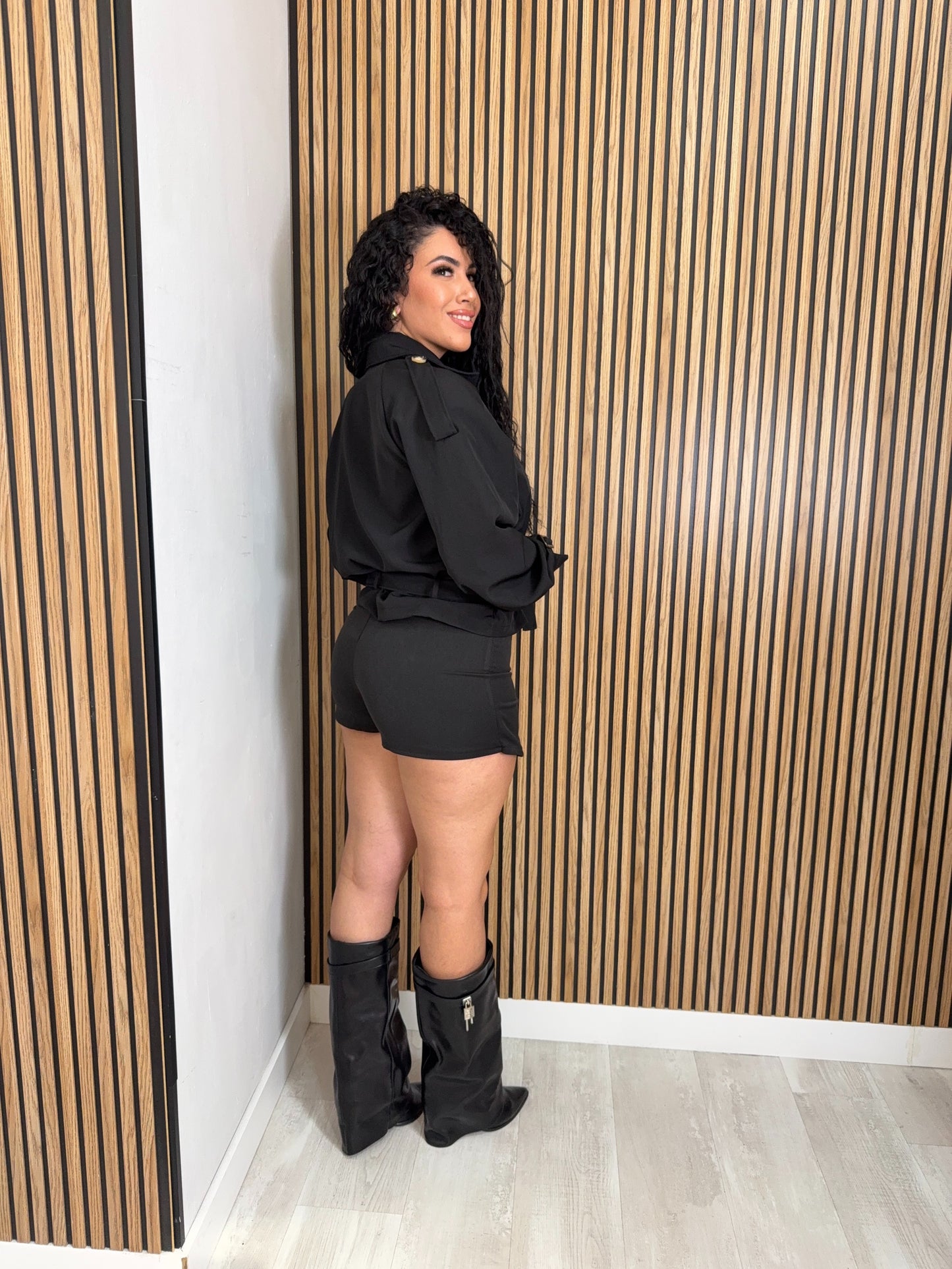 GABARDINA CORTA NEGRA