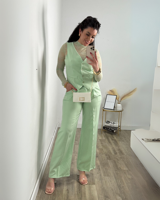 Conjunto chaleco y pantalón